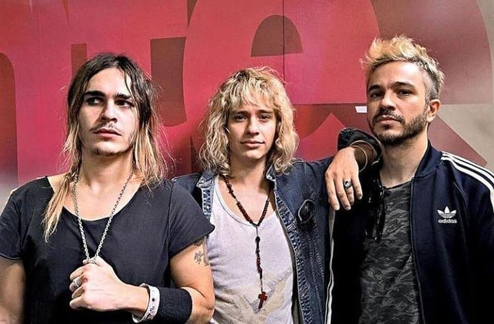 Airbag [ Guido, Patricio, Gastón Sardelli ]  Banda argentina de hard rock formada en Buenos Aires