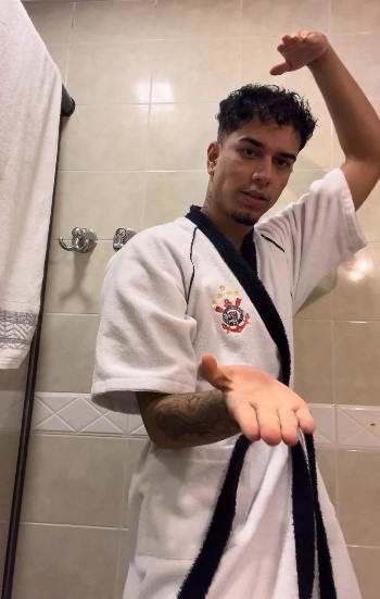 Veigh, whose real name is Thiago Almeida, is a Brazilian rapper and music producer, and one of the key figures in the modern trap scene in Brazil.